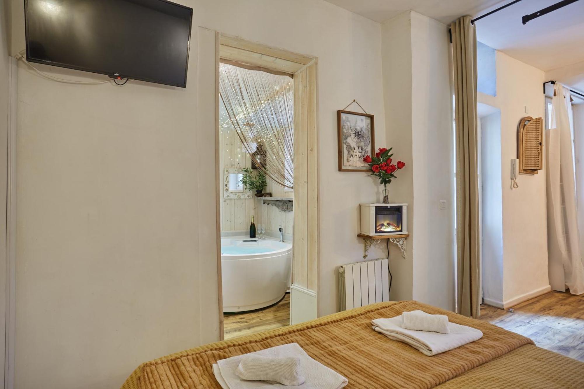 Appart Aix Sauna Jacuzzi Balneo Spa Privatifs Hyper Centre Historique Cour Interieur Aix-en-Provence Exterior photo