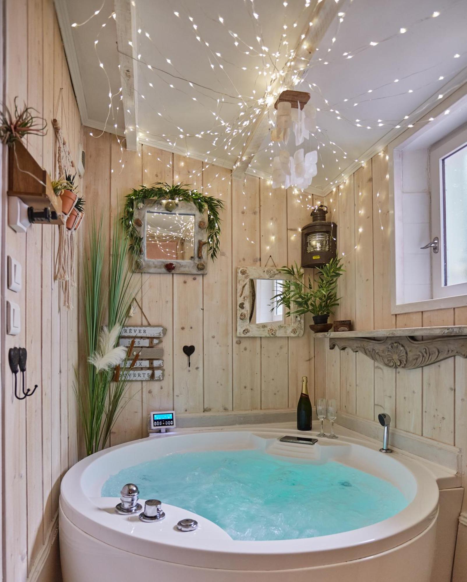 Appart Aix Sauna Jacuzzi Balneo Spa Privatifs Hyper Centre Historique Cour Interieur Aix-en-Provence Exterior photo